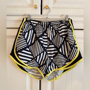 Women’s NIKE dri fit running shorts size M